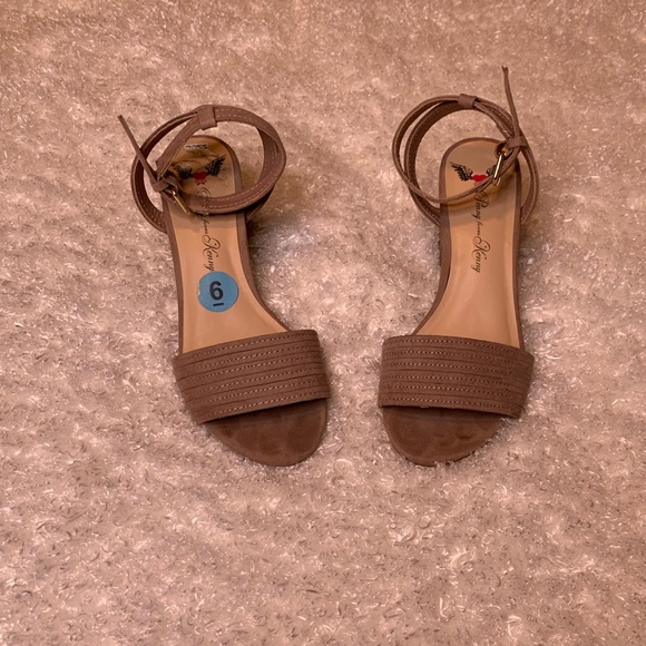 Ankle Strap Block Low Heel Sandals - Picture 2 of 6